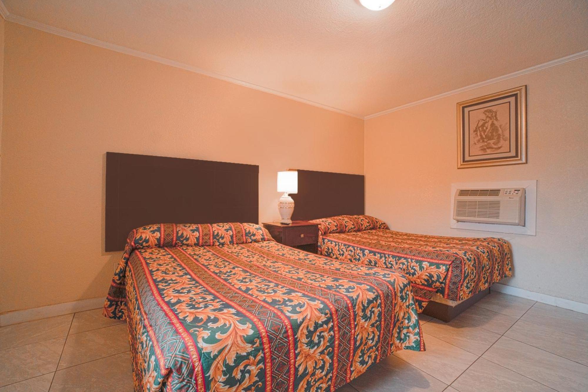 Texana By Oyo Hotel