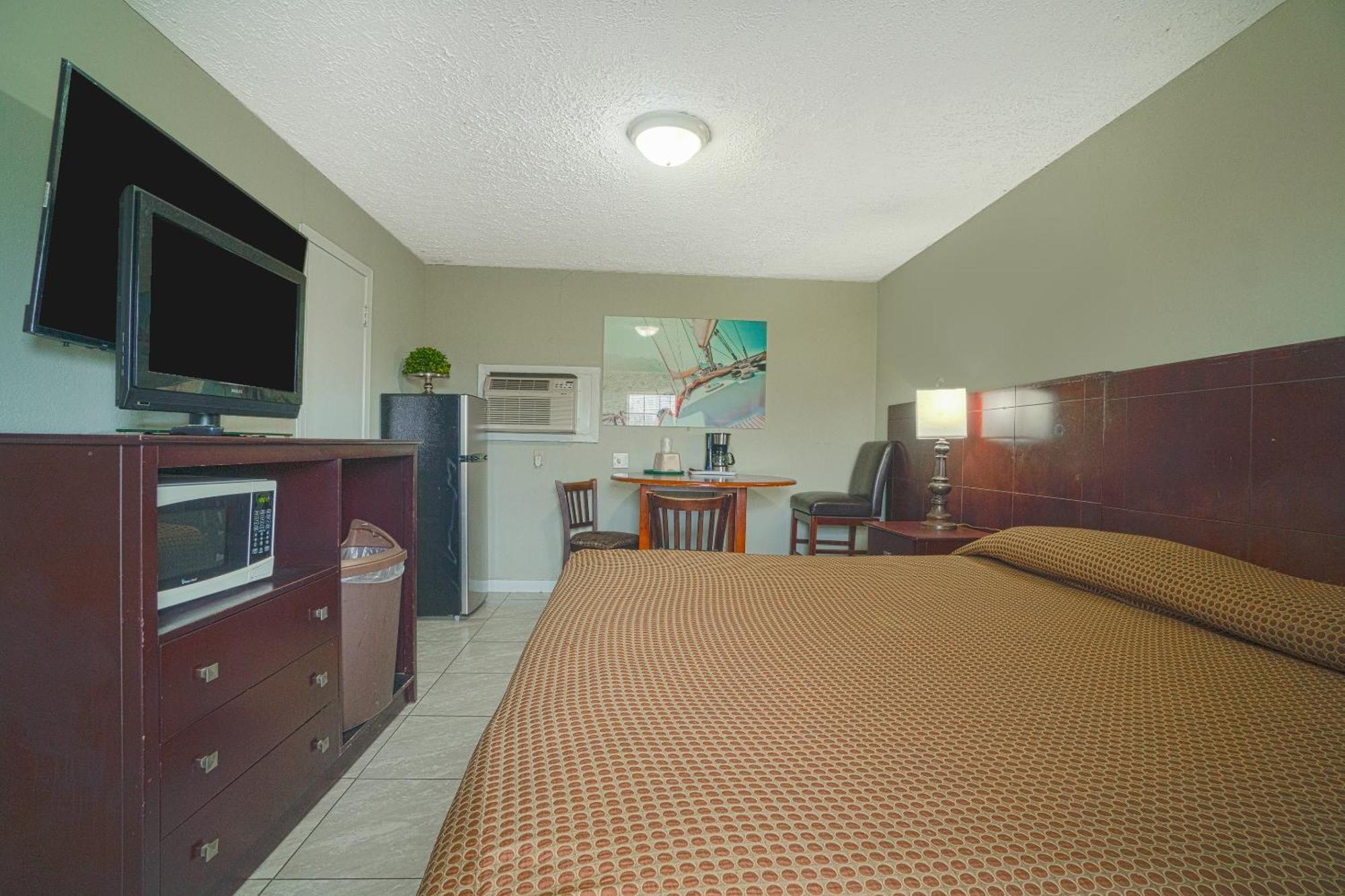 Texana By Oyo Hotel 2*